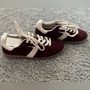 Falls Creek Burgundy Faux Suede Sneakers with Cream Sherpa Trim Women’s Size 8.5